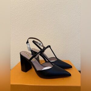 NWOT DELTAN Black Leather T-Strap Pumps Croc Embossed Block Heel